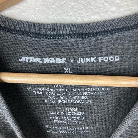 Junk Food Star Wars Black Wash Tee Shirt XL Junior Cotton - Picture 16 of 16